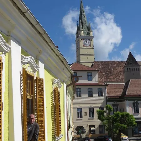 Ferdinand Apartment